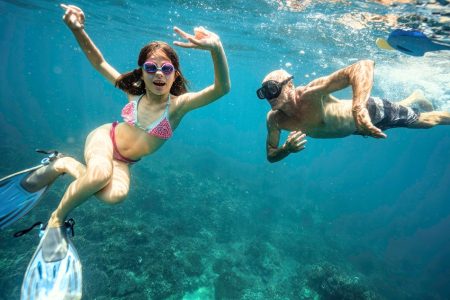 snorkerling in cham island