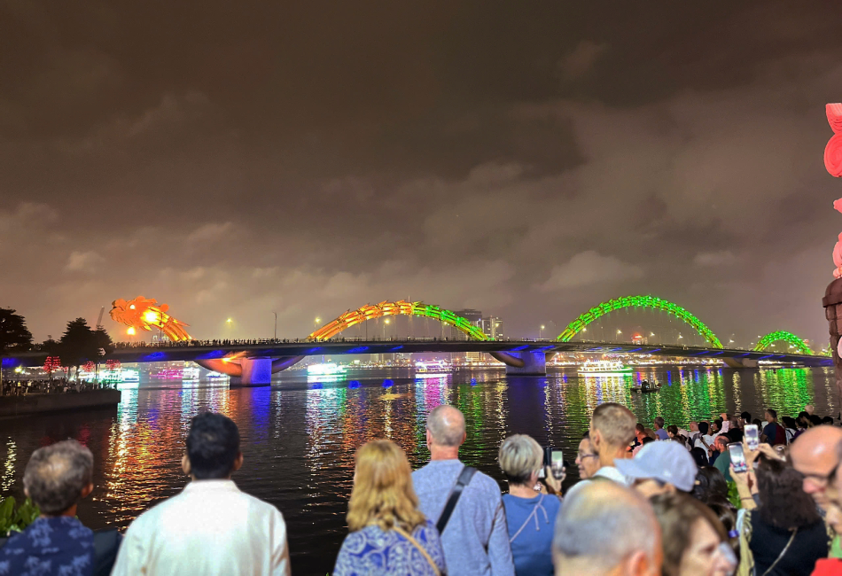 Fire Show at Dragon Bridge