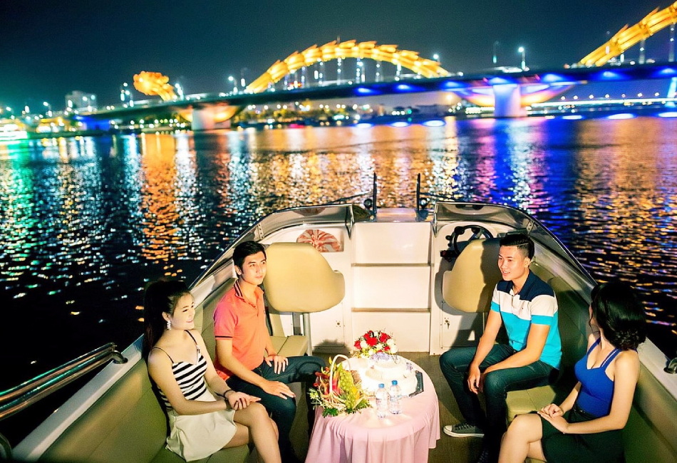 Enjoy a Dinner Cruise