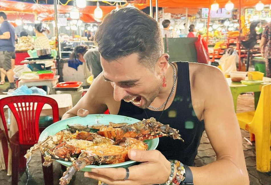 Son Tra Night Market in Danang