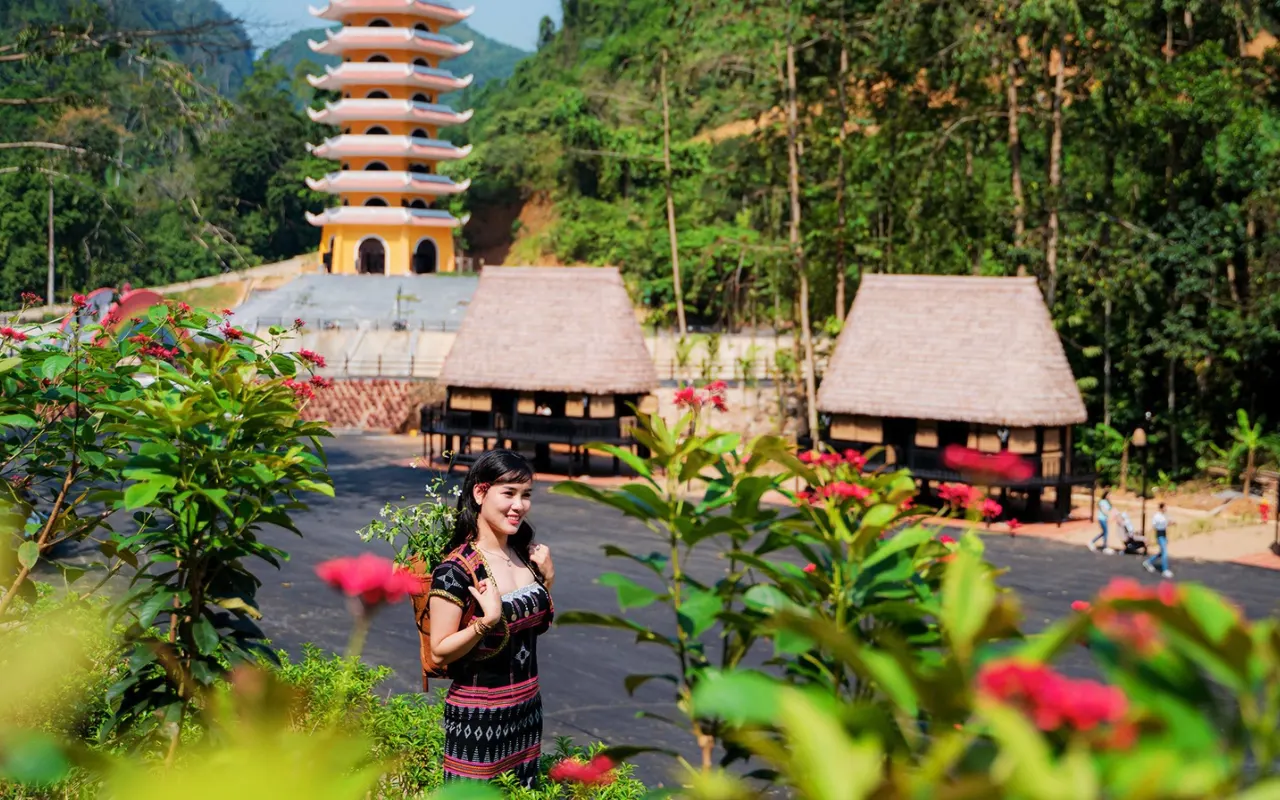 Co Tu Village in Dong Giang